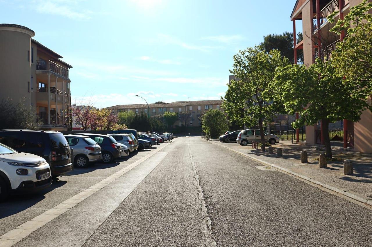 Uzes Centre La Terrasse Des Capucines Avec Garage Privee Apartment Ngoại thất bức ảnh